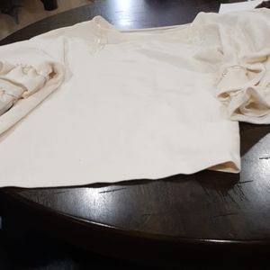 Three-quarter sleeve extra large top